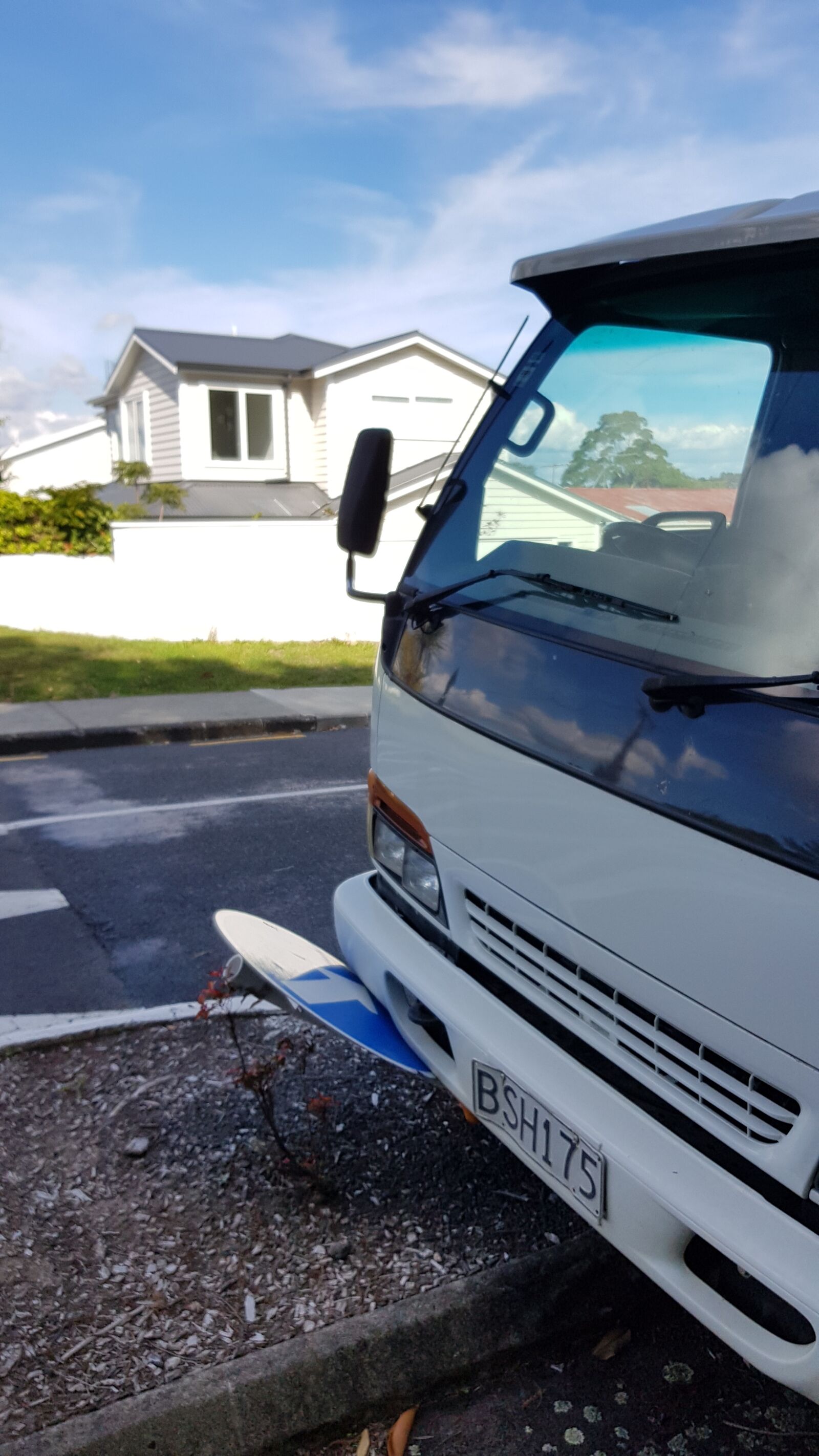 Samsung Galaxy S8 sample photo. Oops, truck, accident photography