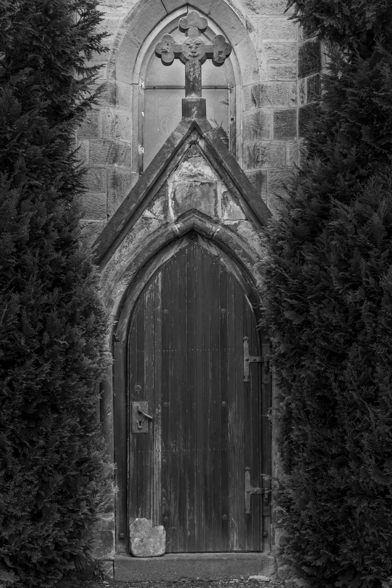 Canon EOS 80D sample photo. Church door, church gate photography