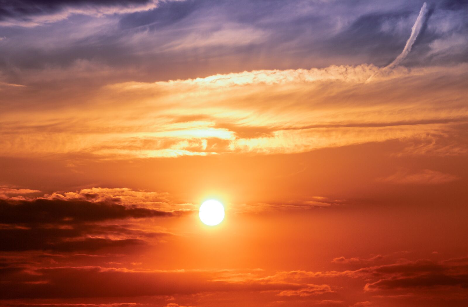 Canon EOS 750D (EOS Rebel T6i / EOS Kiss X8i) sample photo. Sun, sunset, sky photography