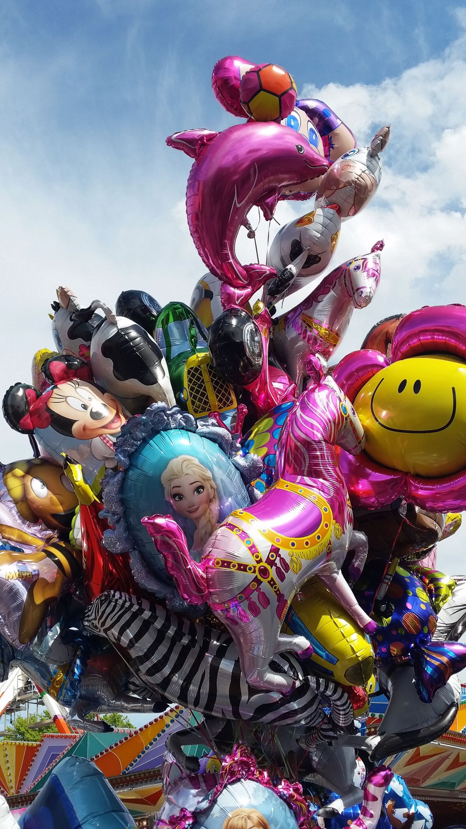 Samsung Galaxy S5 sample photo. Balloon, year market, colorful photography