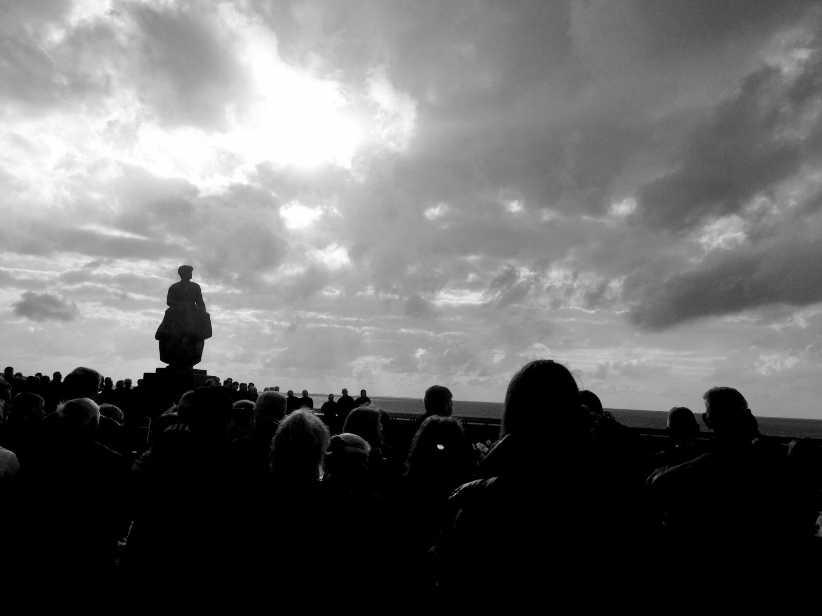 Apple iPhone 5 sample photo. Black and white, people photography