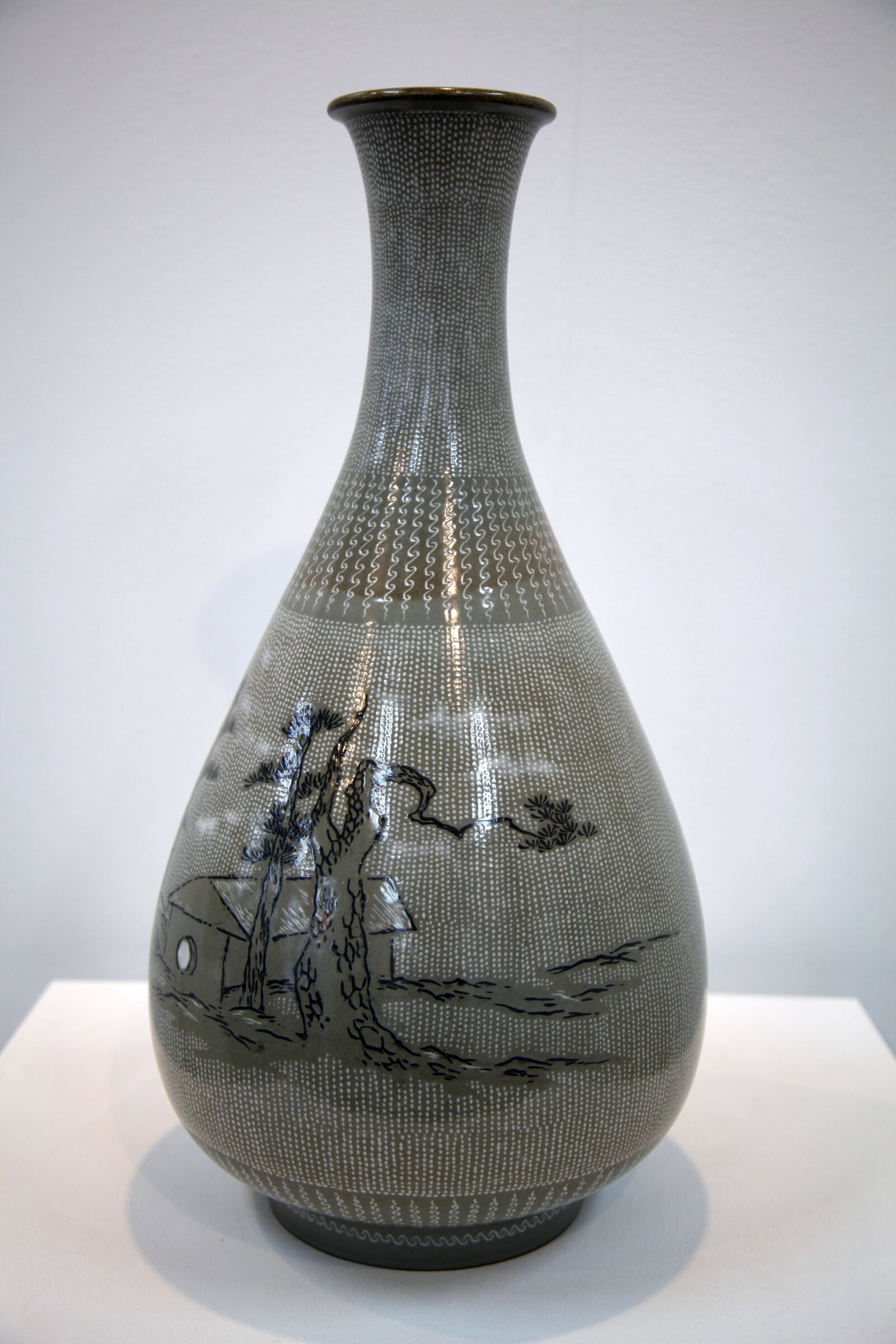 Canon EOS 5D Mark II sample photo. Porcelain, water bottle, pottery photography