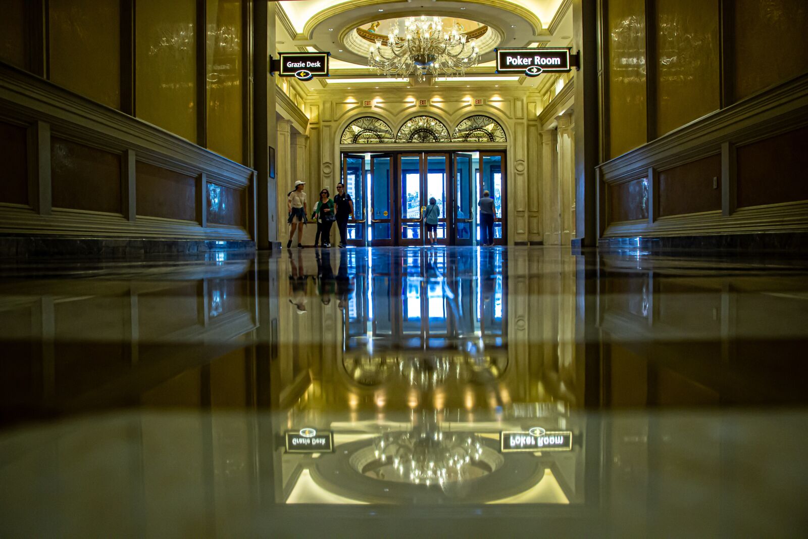 Canon EOS 600D (Rebel EOS T3i / EOS Kiss X5) sample photo. Casino, las floor, marble photography