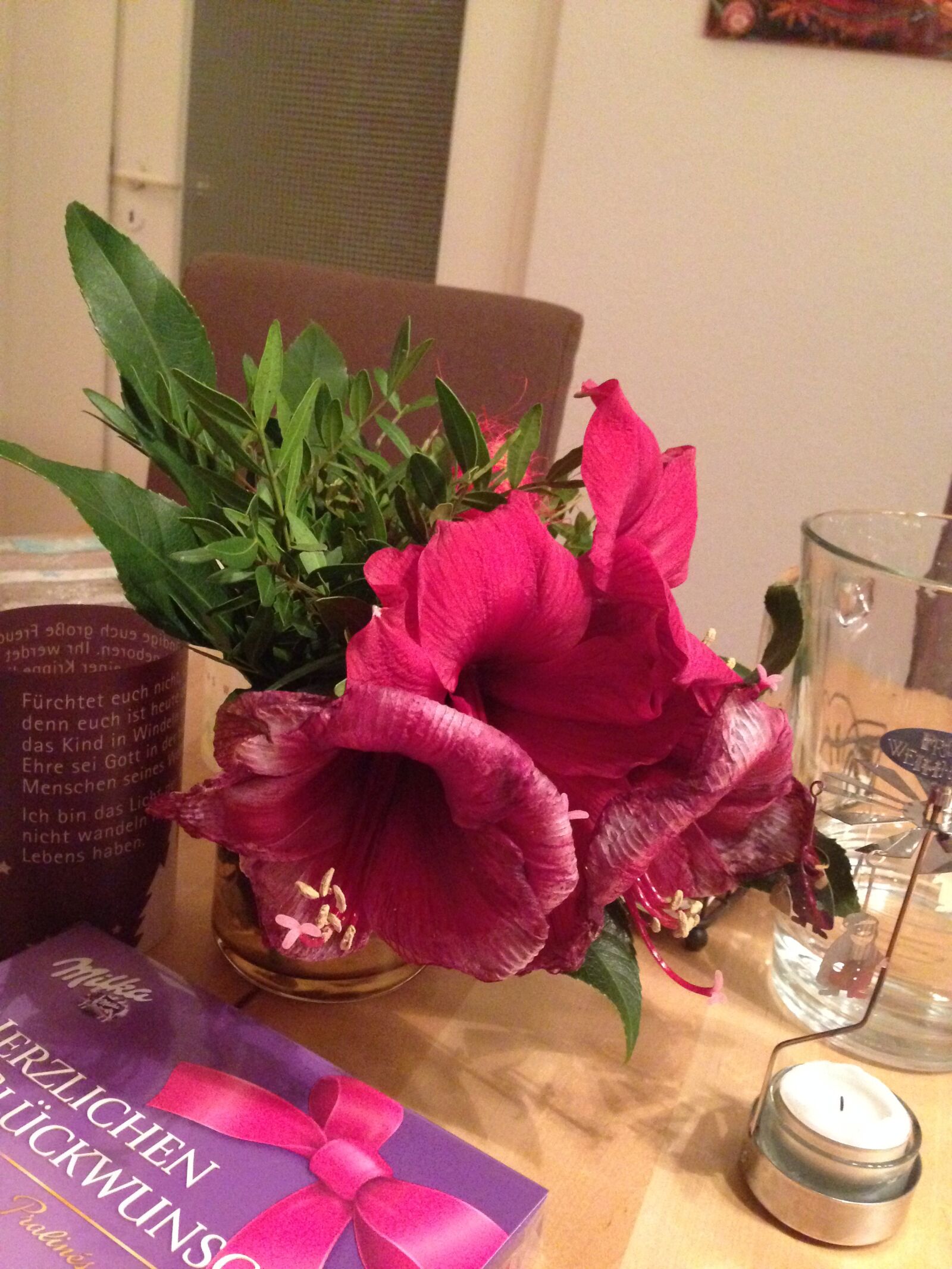 iPhone 5c back camera 4.12mm f/2.4 sample photo. Birthday, bouquet, table photography