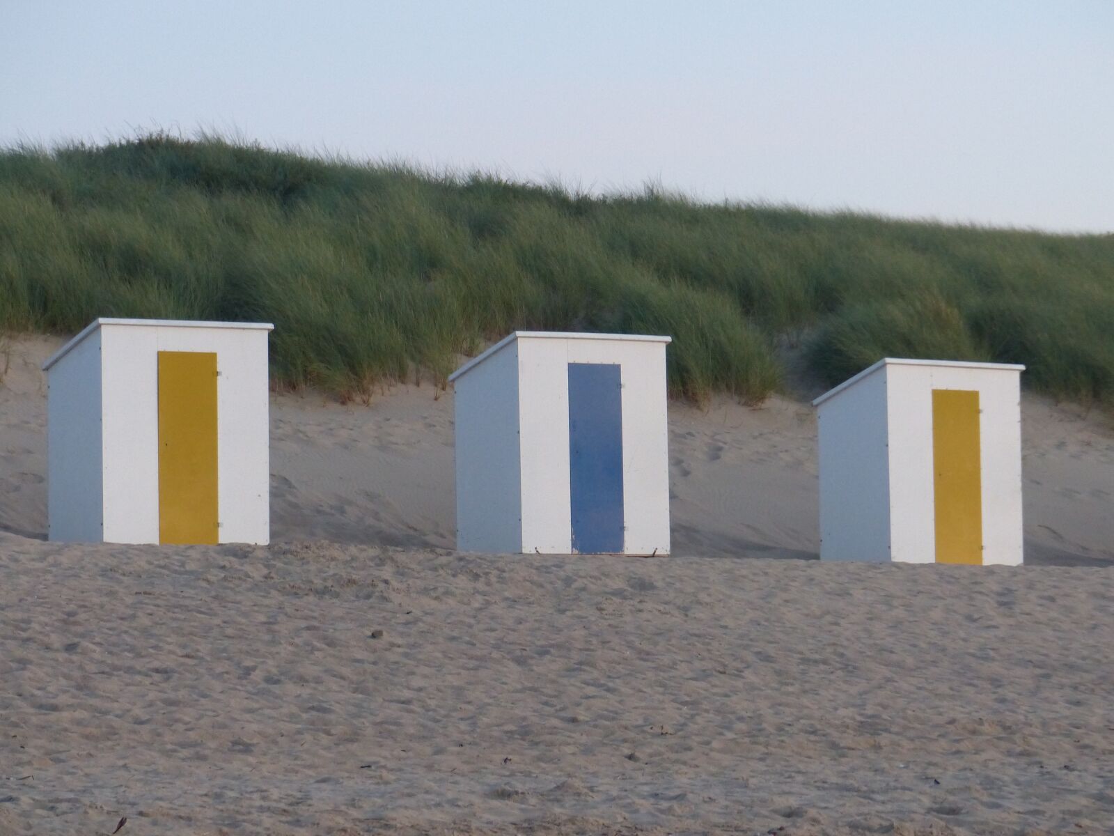 Panasonic Lumix DMC-FZ200 sample photo. Beach, sand, holiday beach photography
