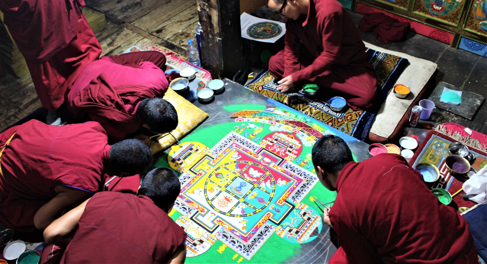 Canon EOS 1200D (EOS Rebel T5 / EOS Kiss X70 / EOS Hi) sample photo. Monks, monasteries, buddhism photography
