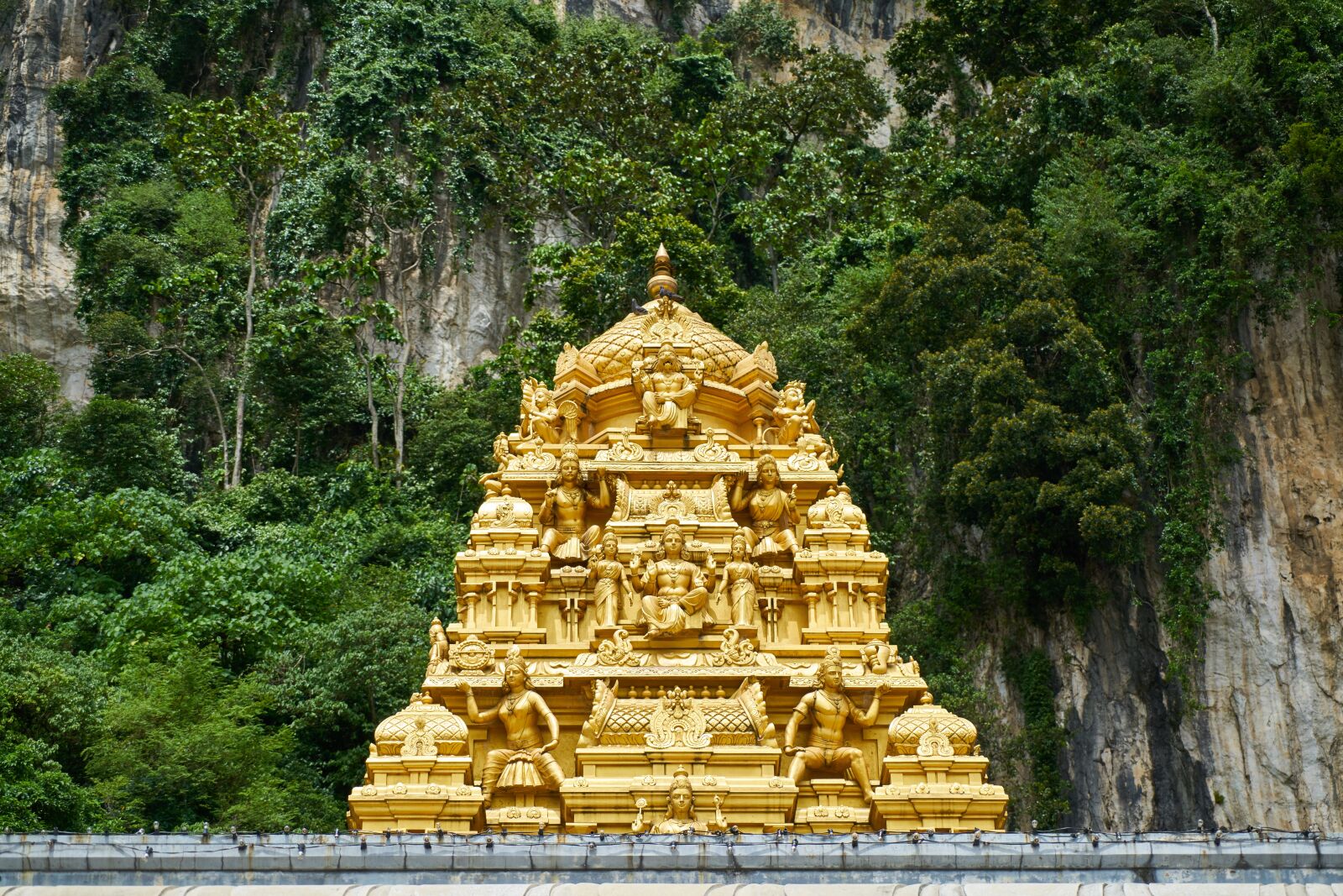 Sony a7R II sample photo. Sculpture, buddhism, gold photography