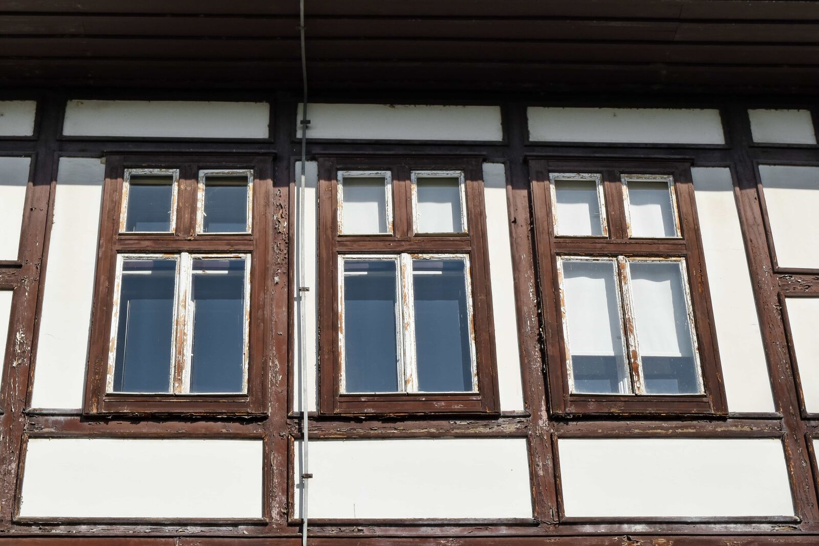 Nikon D5500 sample photo. Window, building, architecture, house photography