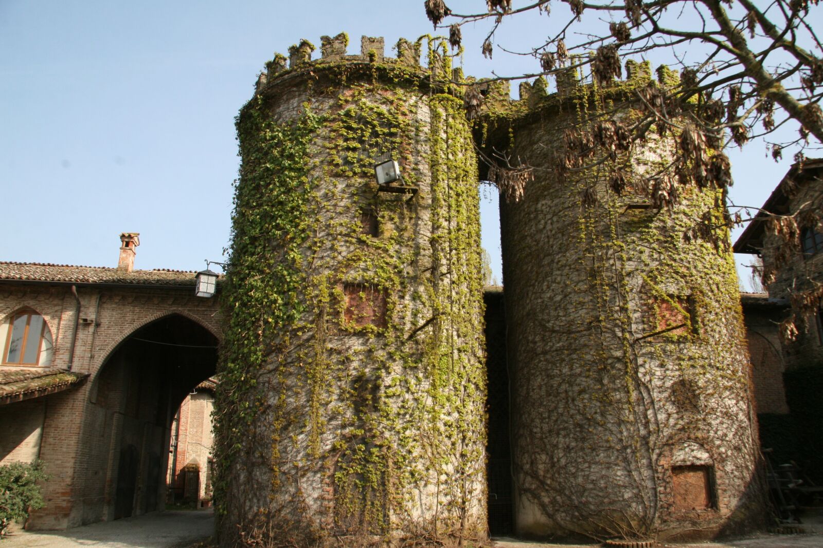 Canon EOS 30D sample photo. Italy, lombardy, grazzano visconti photography