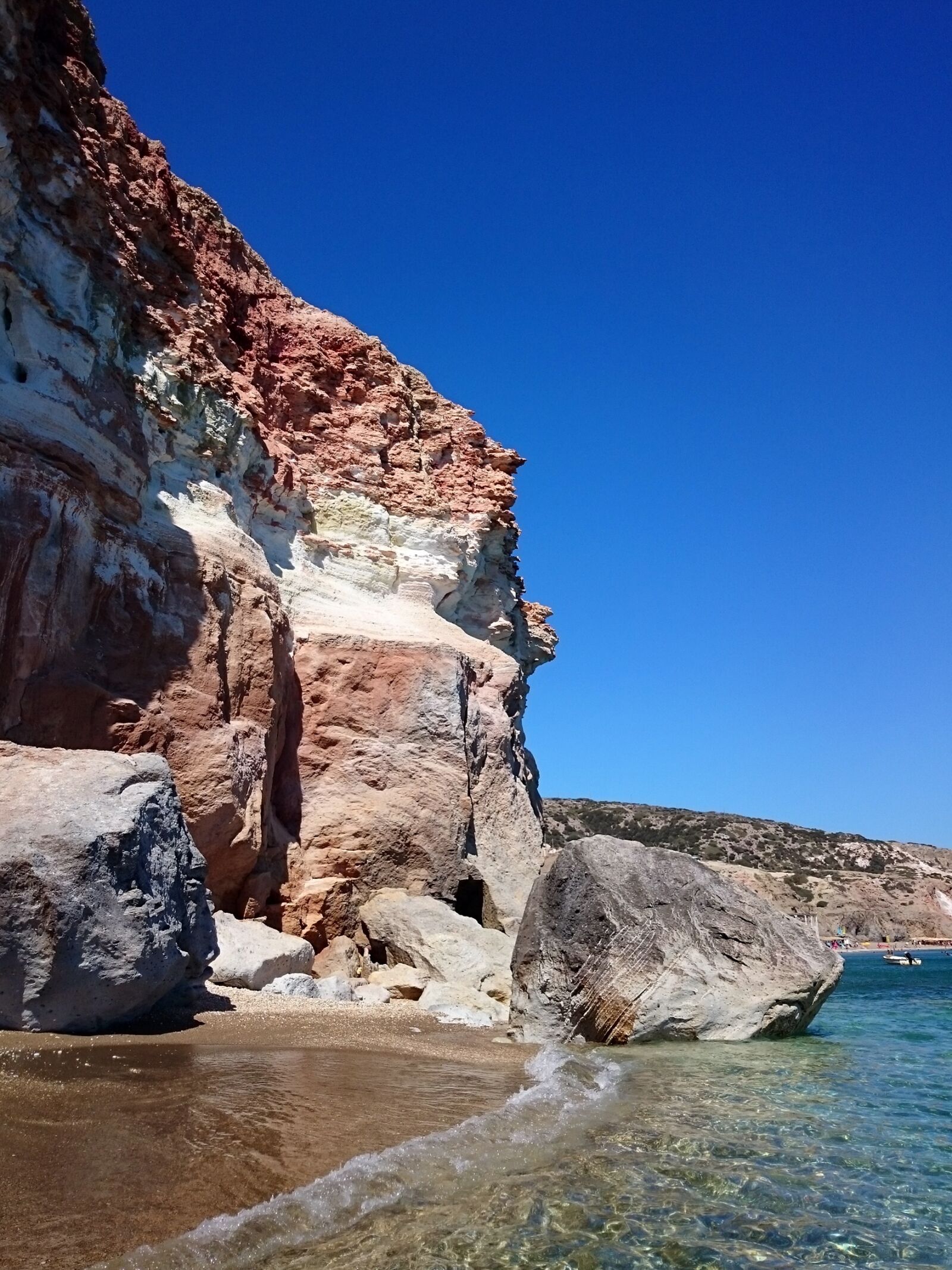 Sony Xperia Z1 Compact sample photo. Beach, volcanic, rock photography