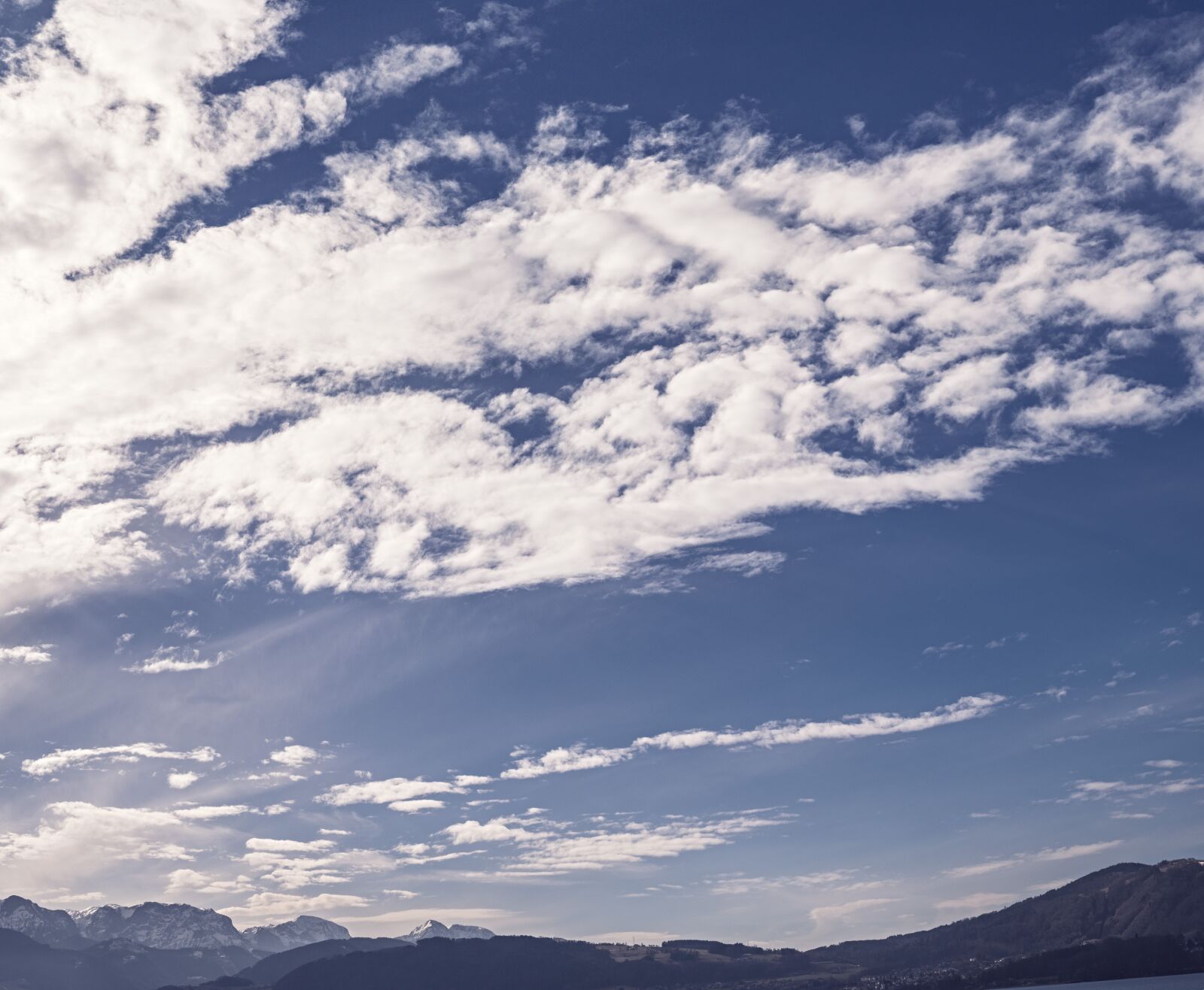 Olympus OM-D E-M1 Mark II + OLYMPUS M.25mm F1.2 sample photo. Sky, clouds, background photography