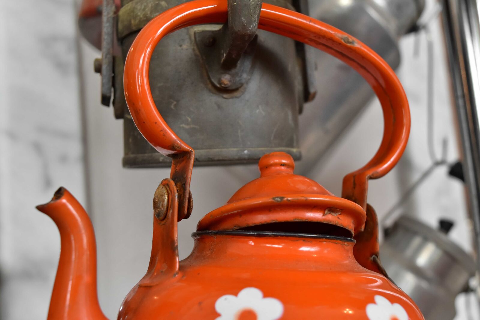 Nikon D5500 sample photo. Kettle, teapot, pottery, antique photography