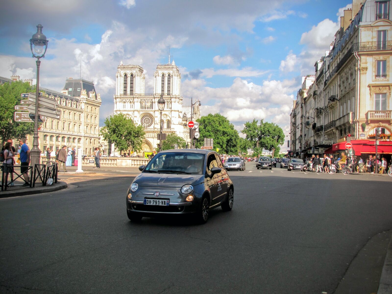 Canon PowerShot SX10 IS sample photo. Paris, city, fiat 500 photography