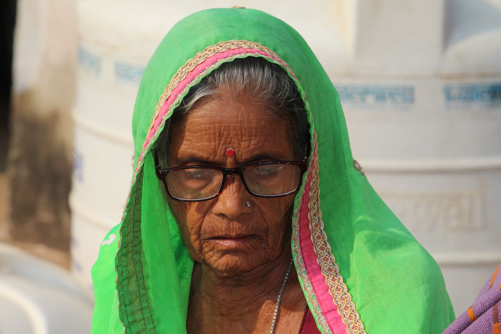 Canon EOS 700D (EOS Rebel T5i / EOS Kiss X7i) sample photo. Old women, old lady photography