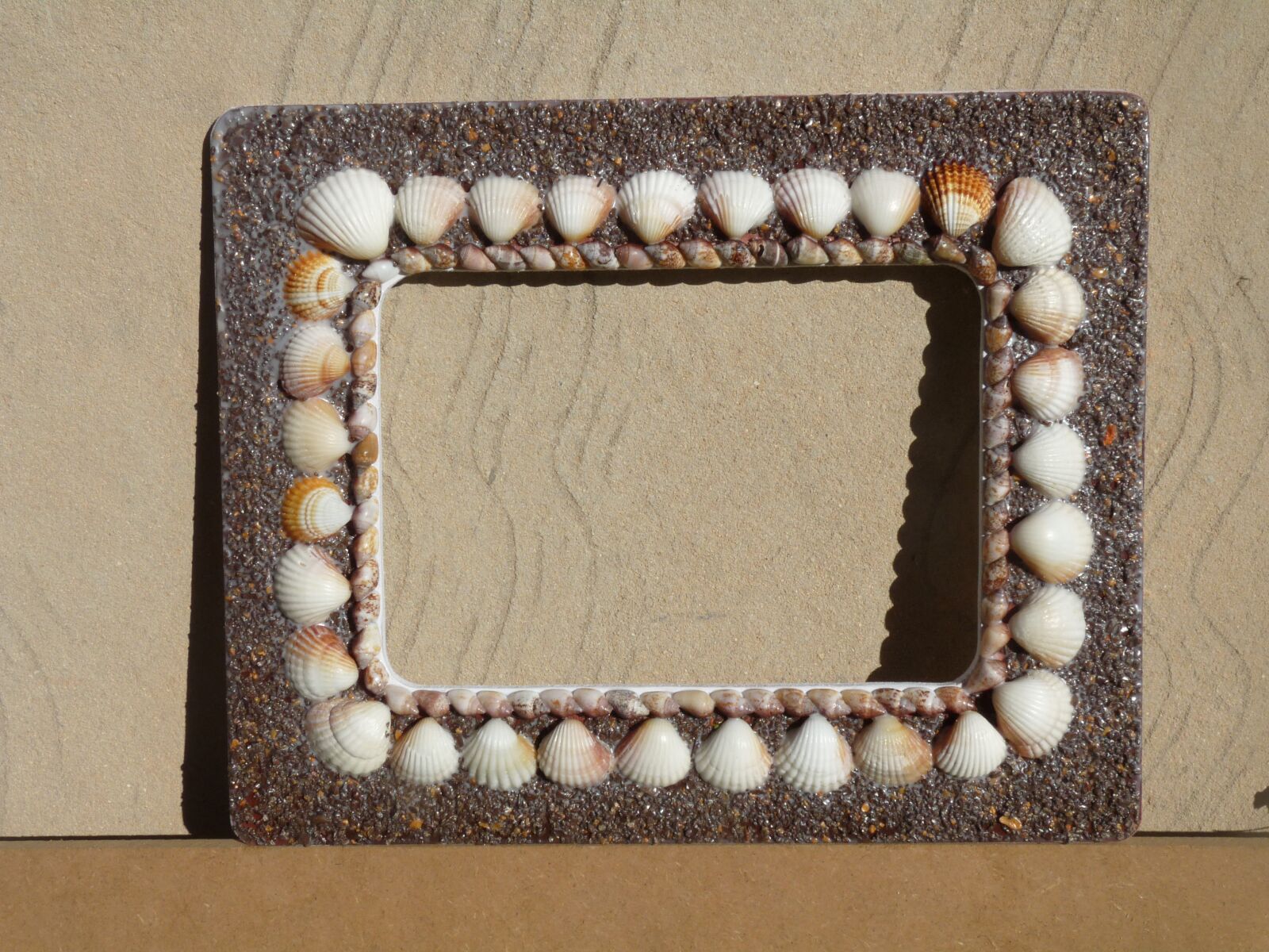 Panasonic Lumix DMC-FZ28 sample photo. Handmade, seashell, frame photography
