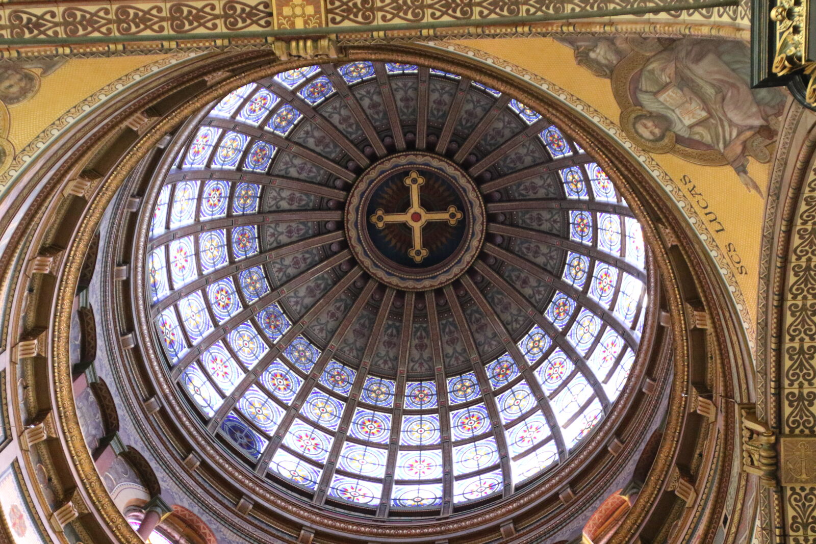 Canon EOS 7D Mark II sample photo. Amsterdam, cathedral, christ, church photography