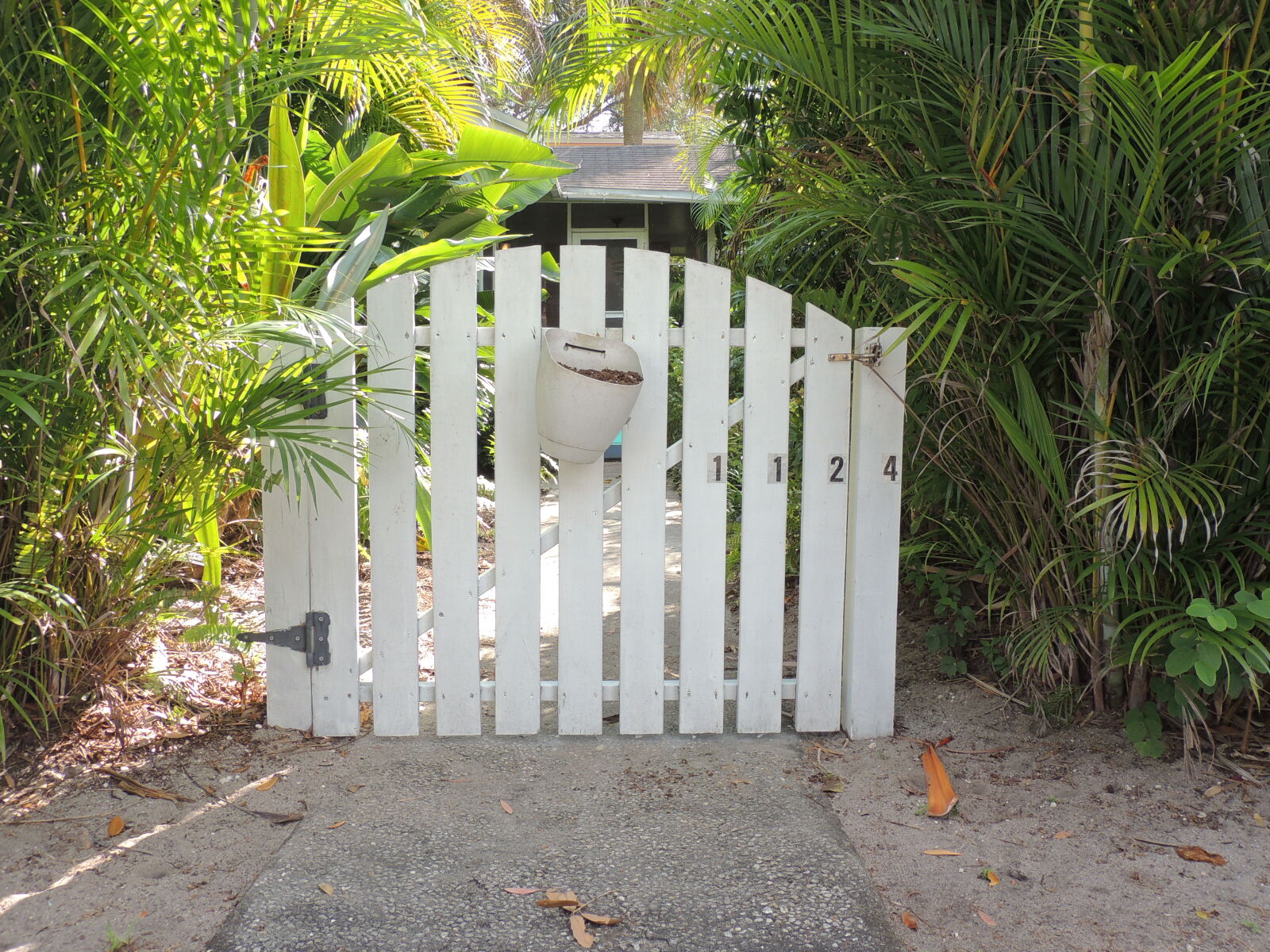 Nikon Coolpix P510 sample photo. Fence, gate, gateway, white photography