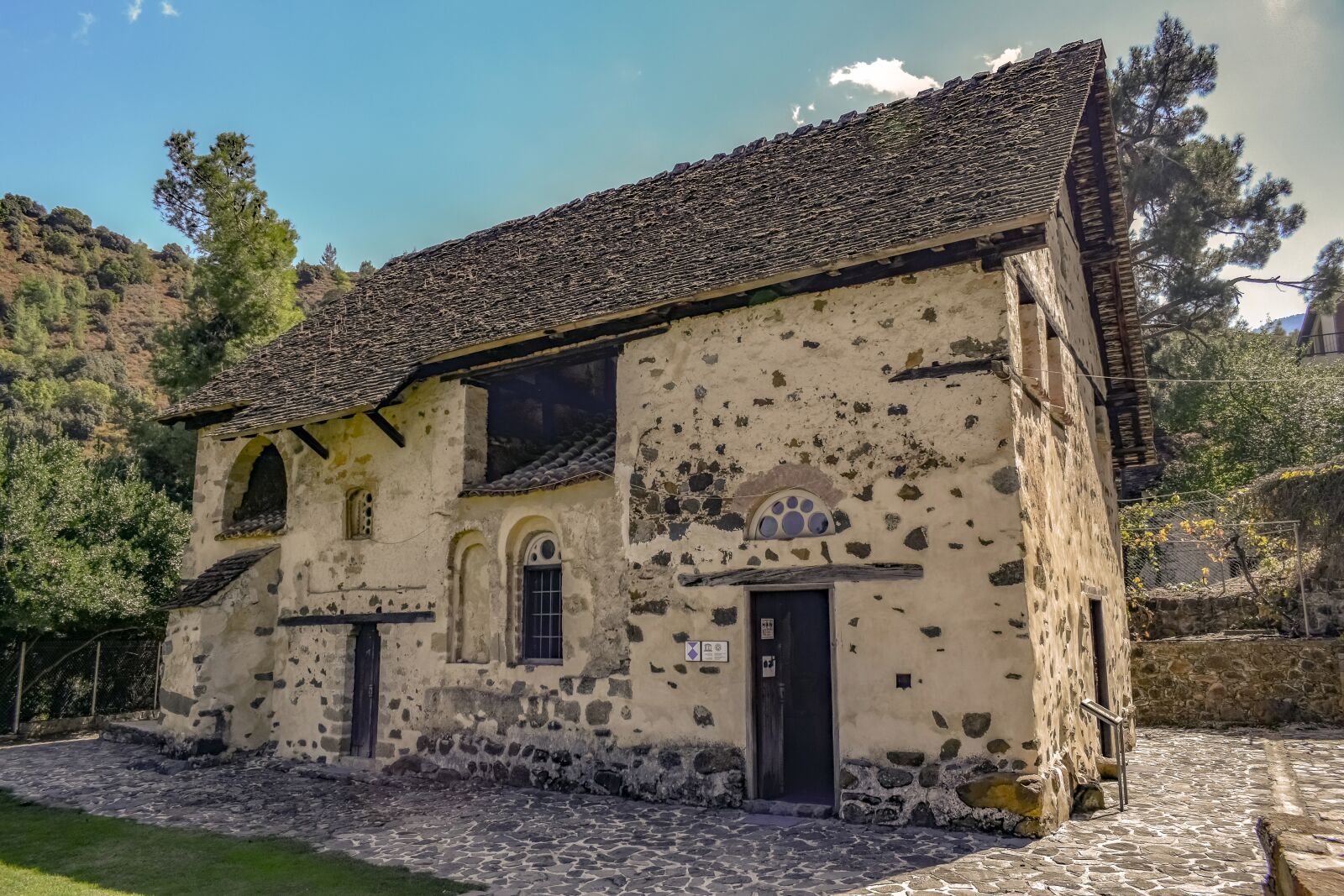 Nikon D3300 sample photo. Church of st, nicholas photography