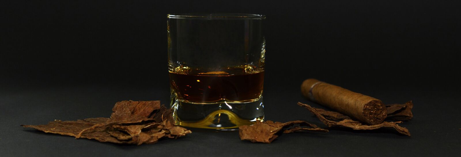 Nikon D7100 sample photo. Cigar, tobacco leaves, whiskey photography