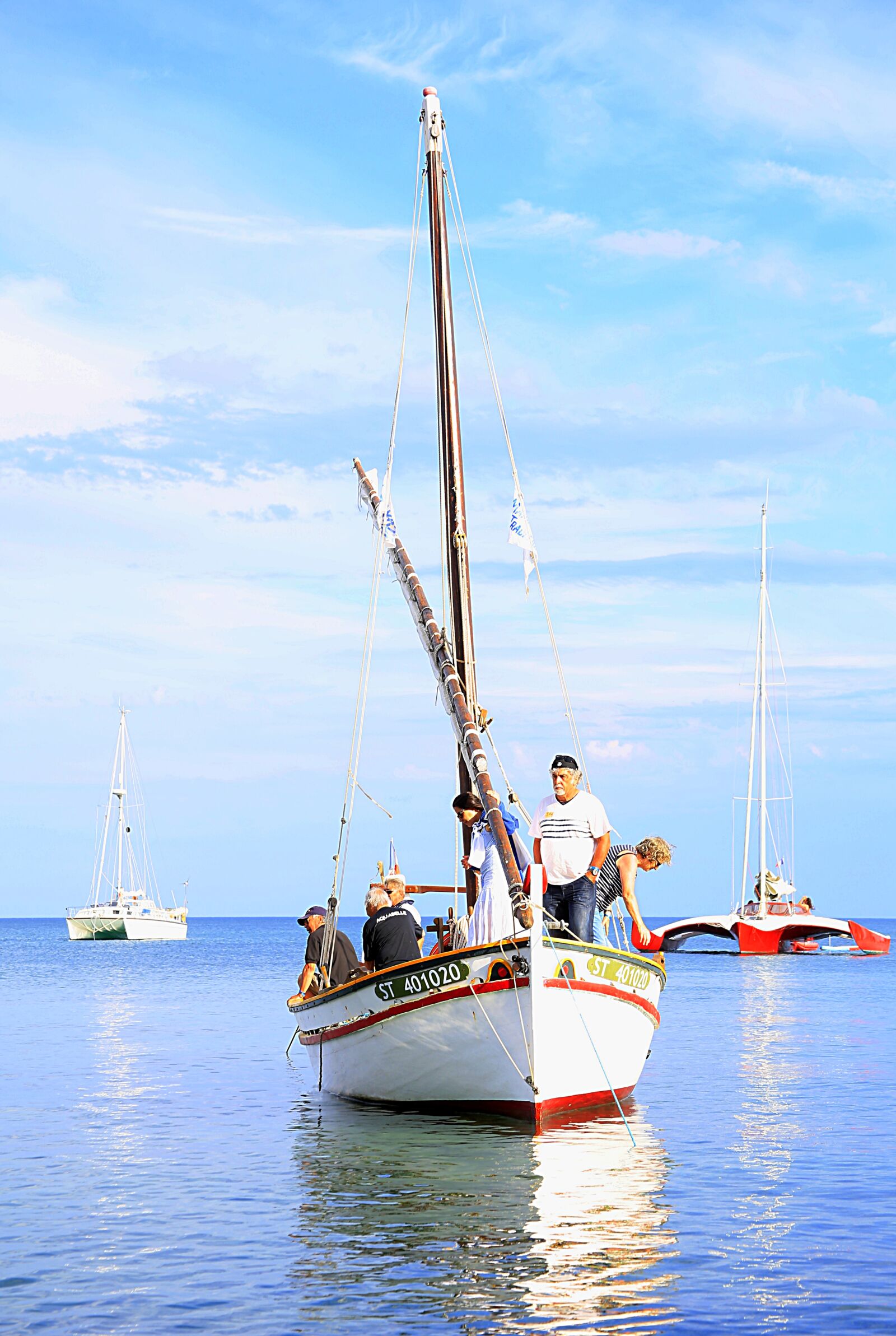 Canon EOS 5D Mark III sample photo. Boat, sea, browse photography