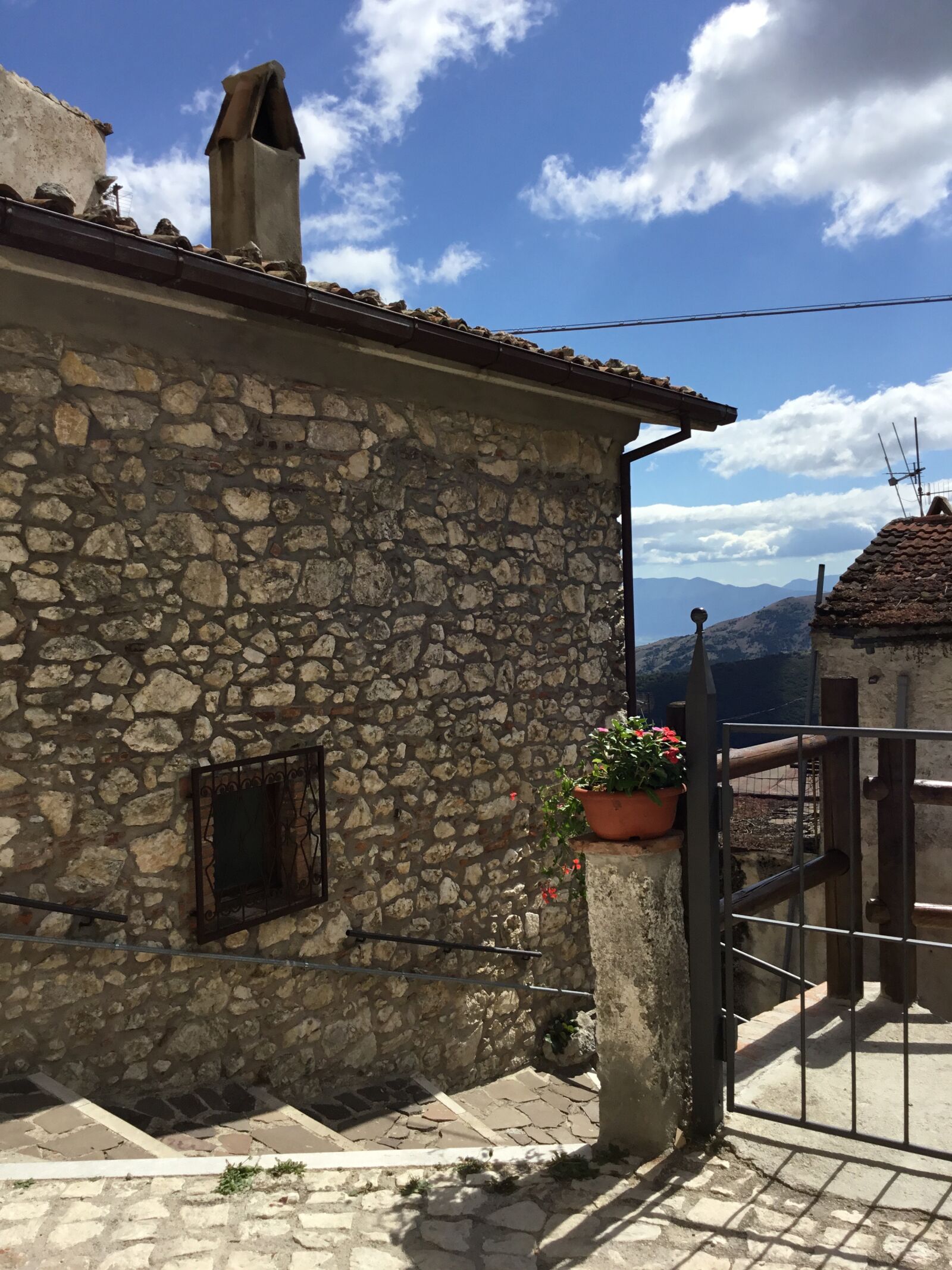 Apple iPad Pro + iPad Pro back camera 3.3mm f/2.4 sample photo. Villages, italians, historical photography