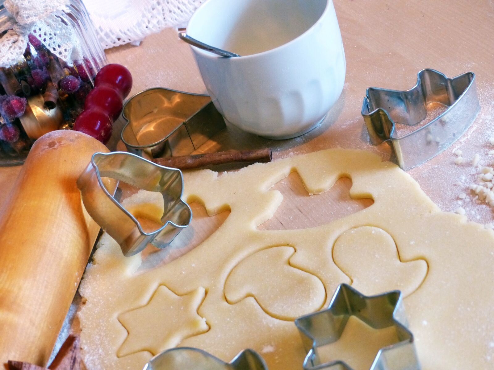 Panasonic Lumix DMC-FZ200 sample photo. Christmas baking, bake, cookies photography