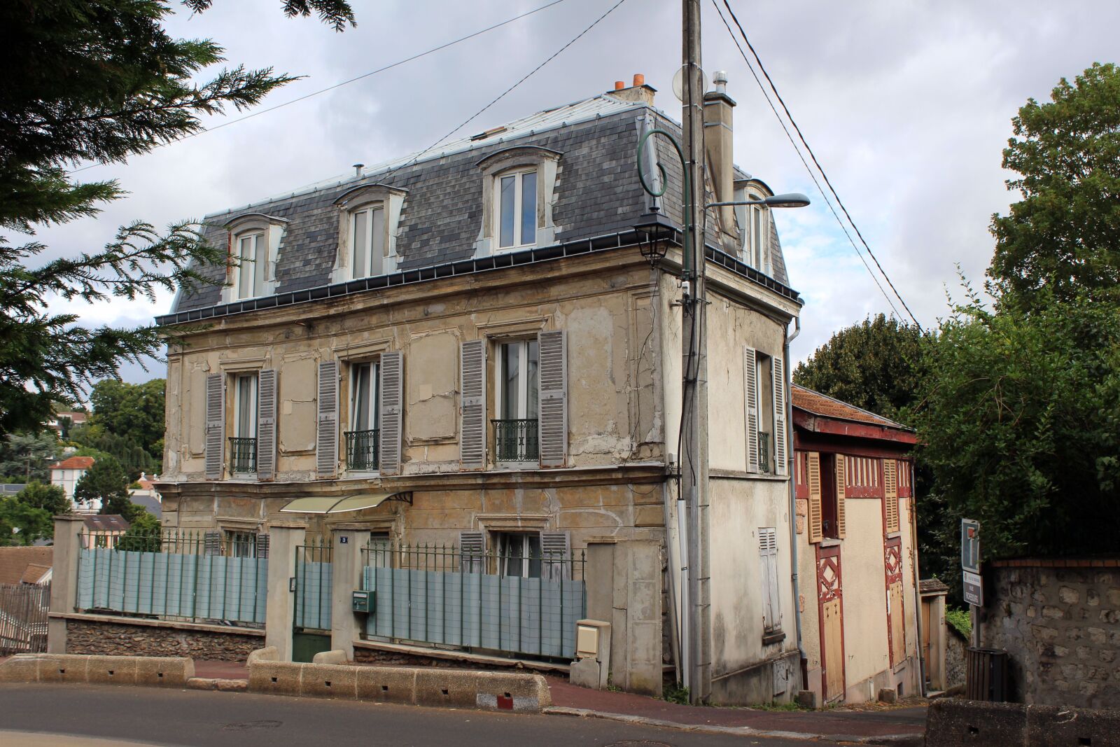 Canon EOS 700D (EOS Rebel T5i / EOS Kiss X7i) sample photo. House, old, architecture photography