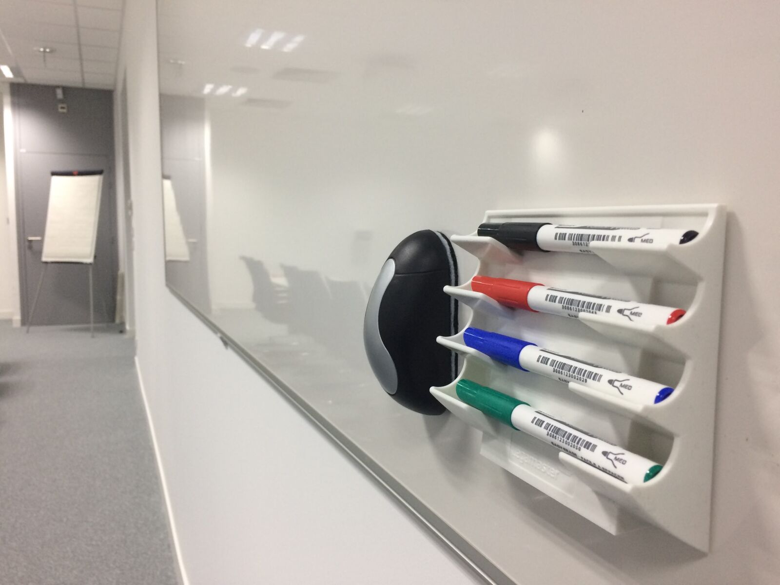 iPhone 5s back camera 4.15mm f/2.2 sample photo. Whiteboard, eraser, pen photography