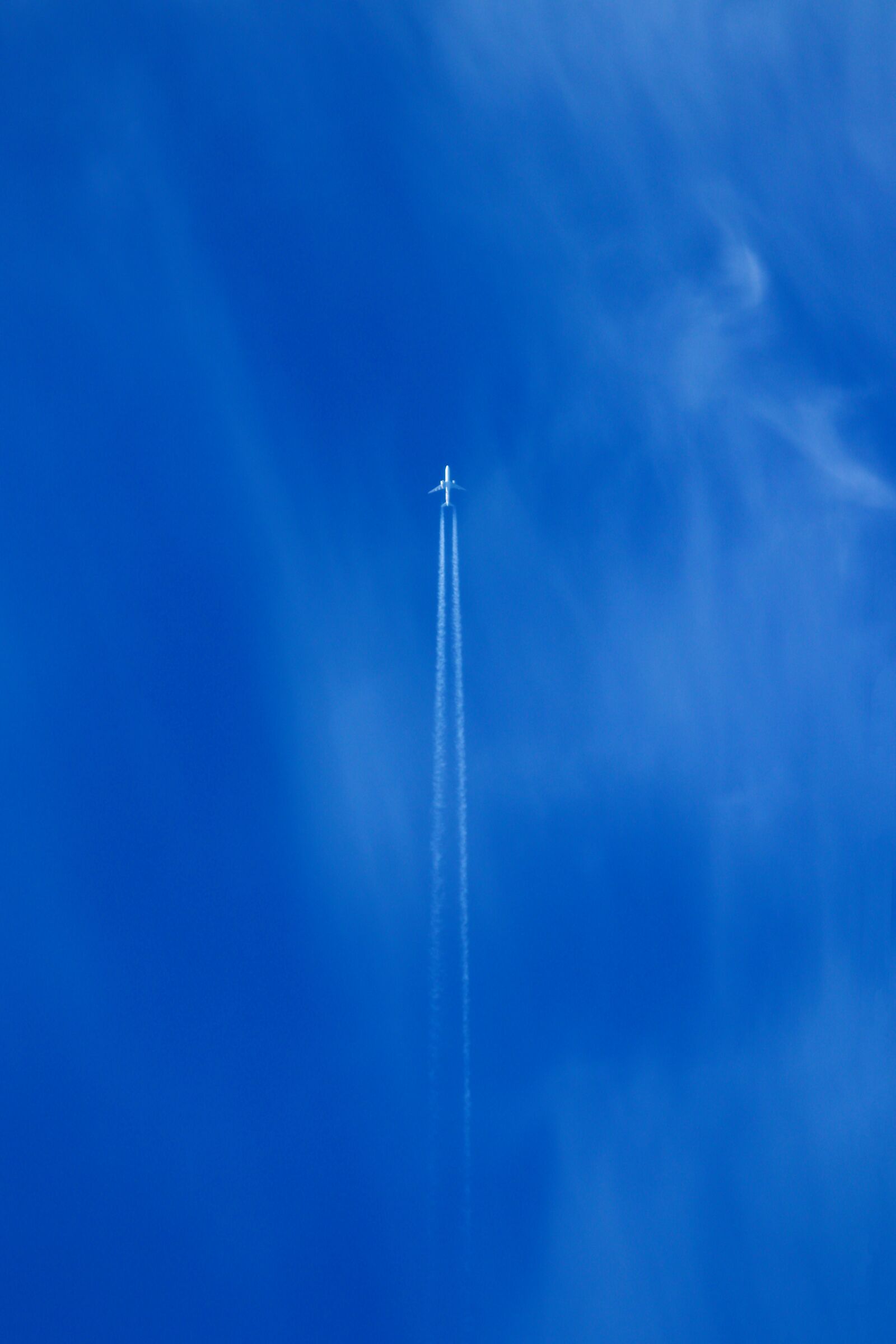 Canon EF 28-135mm F3.5-5.6 IS USM sample photo. Blue sky, jet engine photography