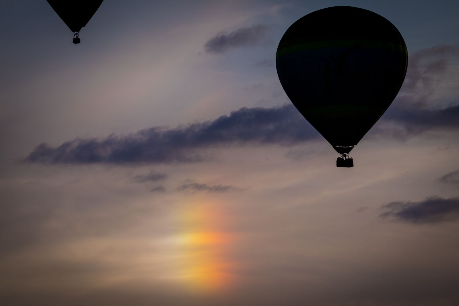 Canon EOS M100 sample photo. Iridescent cloud, hot air photography