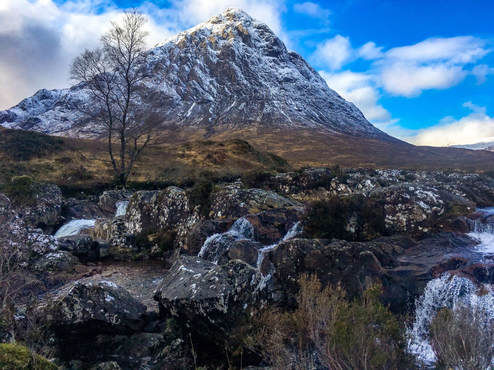 iPhone SE back camera 4.15mm f/2.2 sample photo. Scotland, hiking, outdoors photography