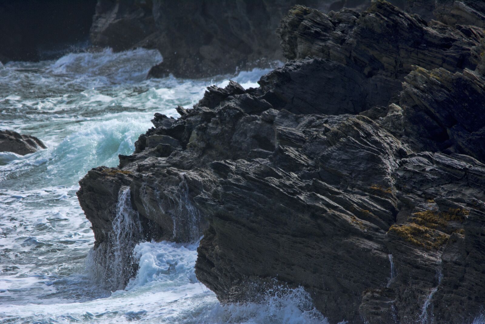 Nikon D5200 sample photo. Waves, rocks, ocean photography