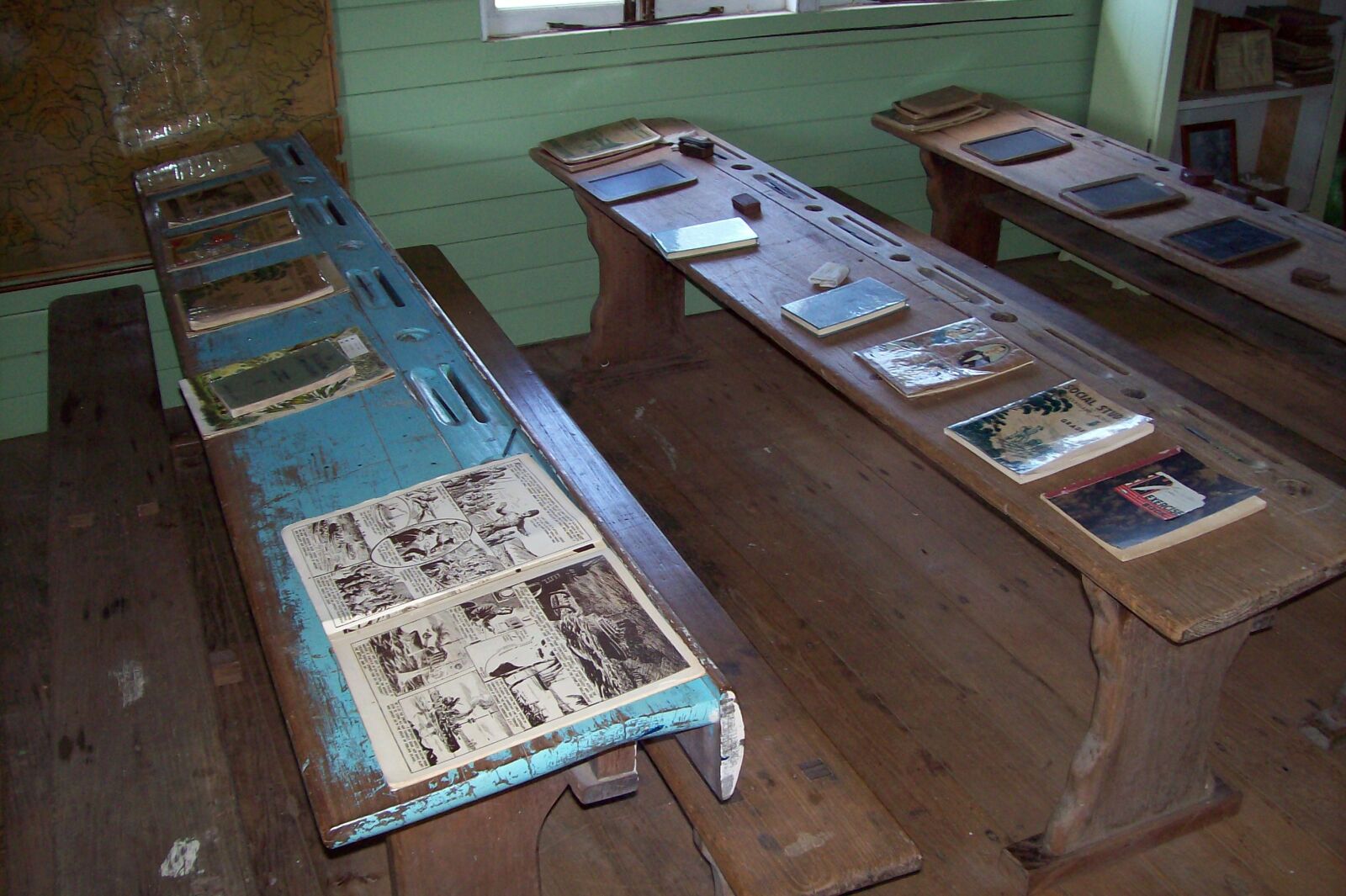 Kodak EASYSHARE C643 ZOOM DIGITAL CAMERA sample photo. School desk, school house photography