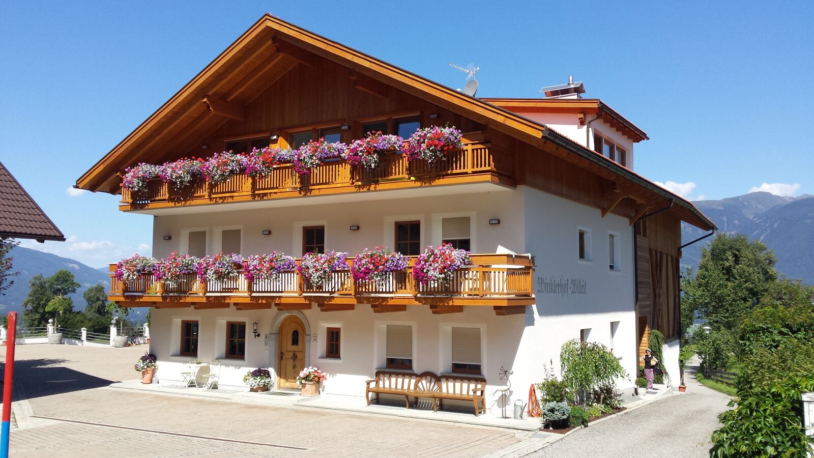Samsung Galaxy S4 sample photo. Chalet, italy, bruneck photography
