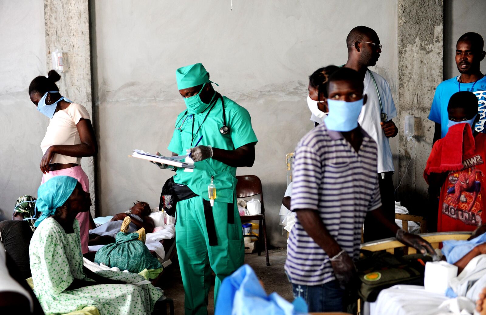 Nikon D700 sample photo. Doctor, treats, patients, cholera photography