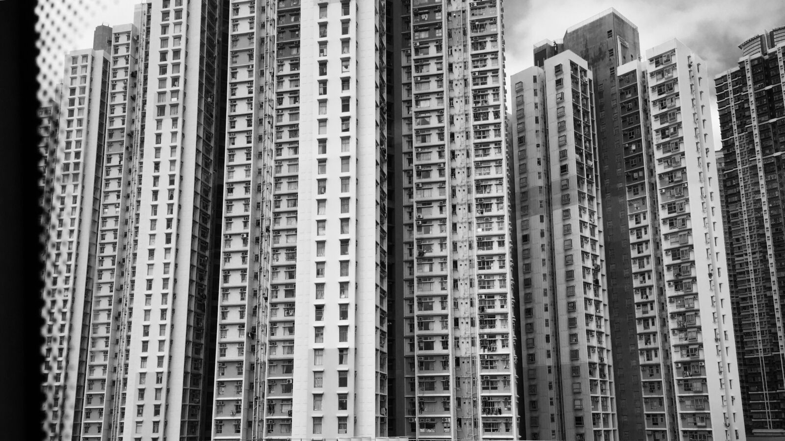 iPhone 6 Plus back camera 4.15mm f/2.2 sample photo. Hong kong, hk, building photography