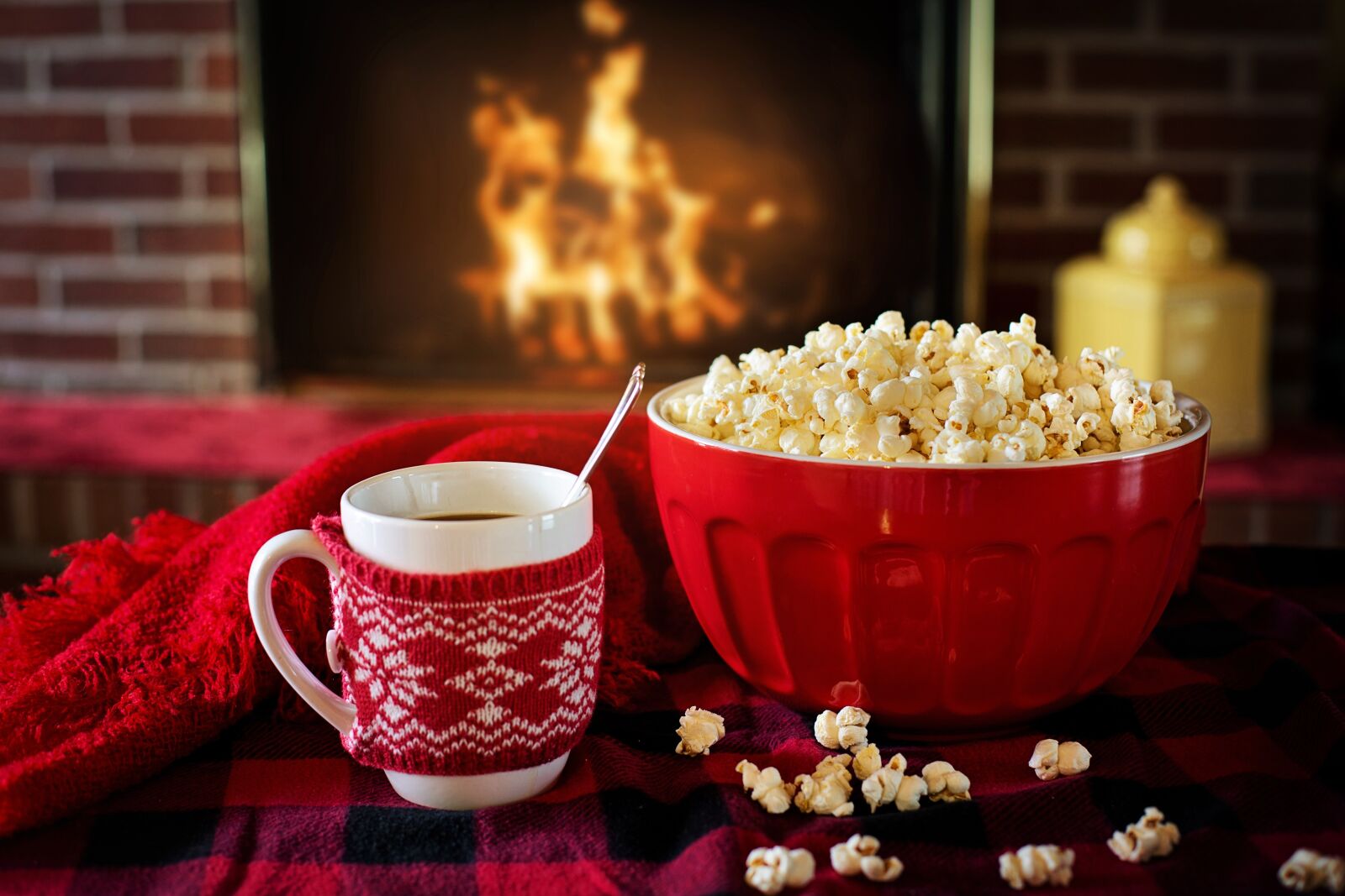 Canon EF 50mm F1.4 USM sample photo. Warm and cozy, popcorn photography