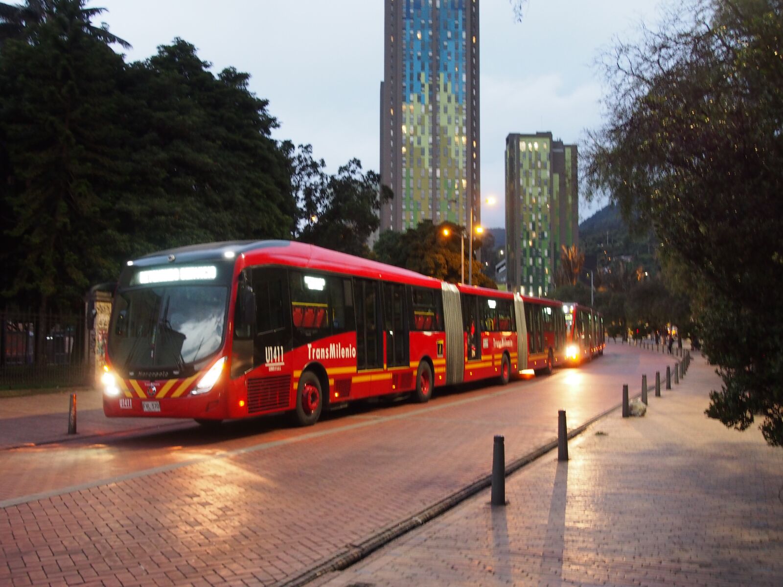 OLYMPUS M.12-50mm F3.5-6.3 sample photo. Bogota, bendy bus, colombia photography