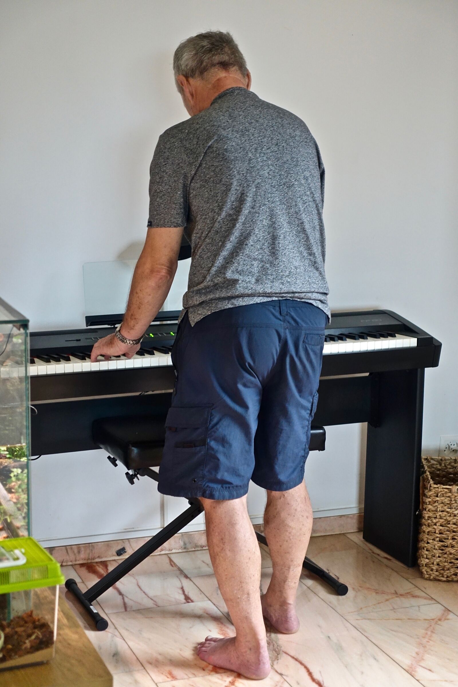 Sony Cyber-shot DSC-RX100 III sample photo. Piano man, music, relaxation photography