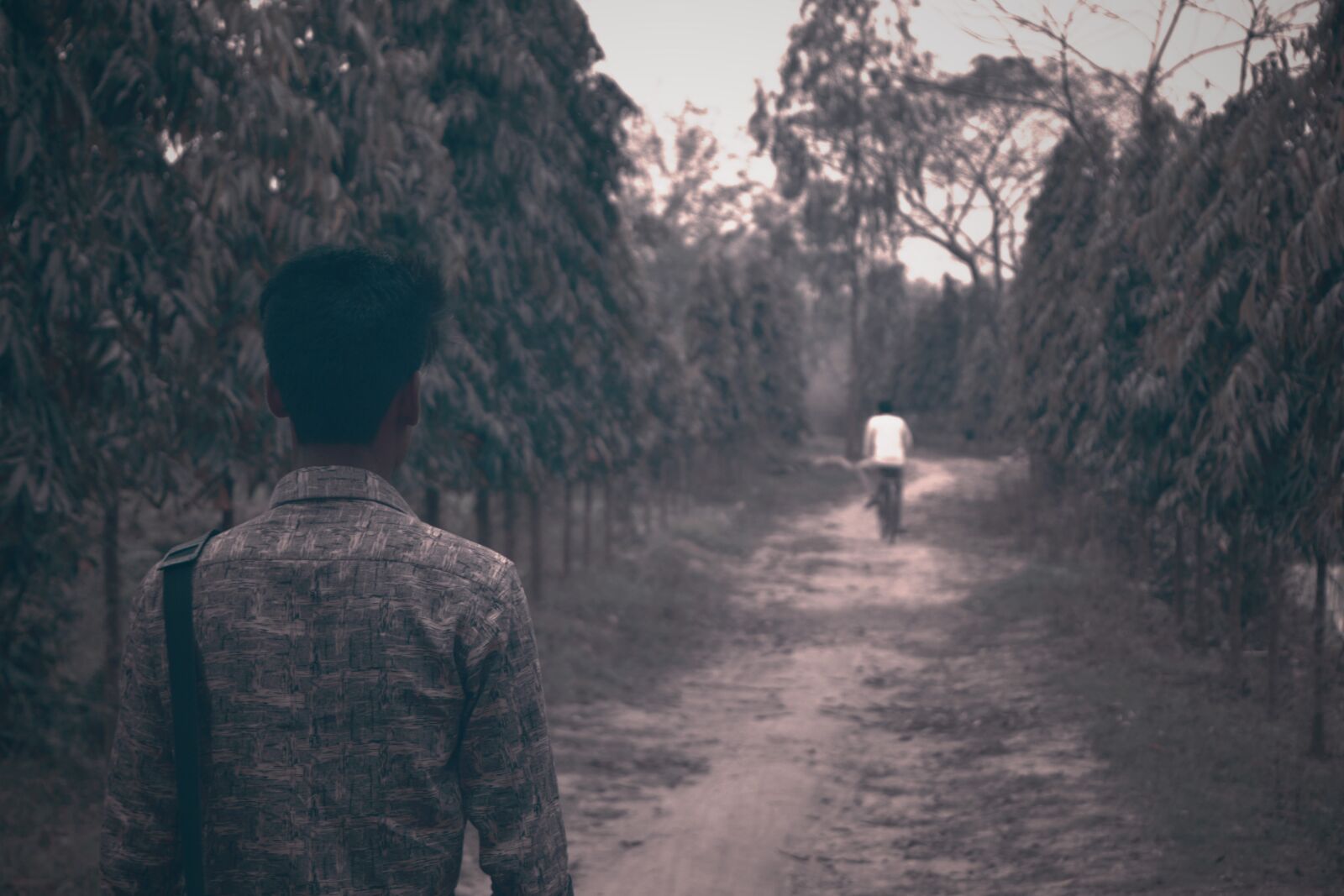 Nikon D5200 sample photo. Sadness, distance, people photography