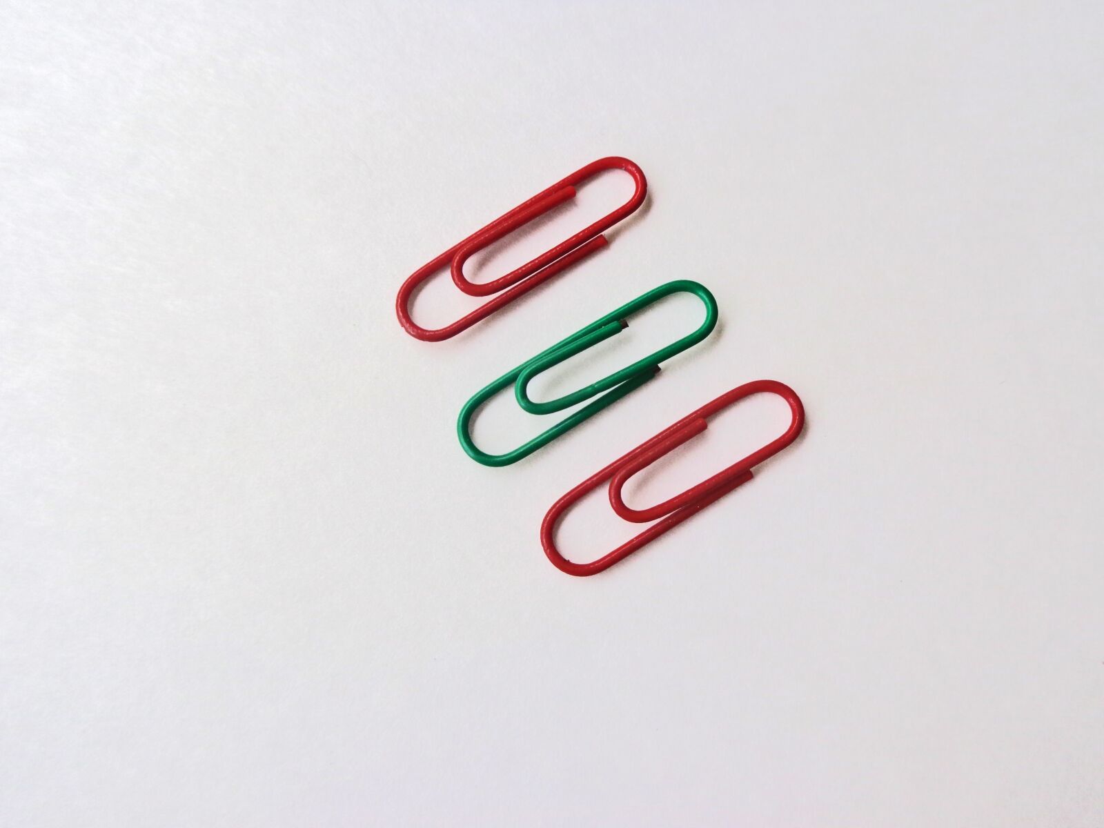 Sony Cyber-shot DSC-W730 sample photo. Paper clip, colorful, clip photography
