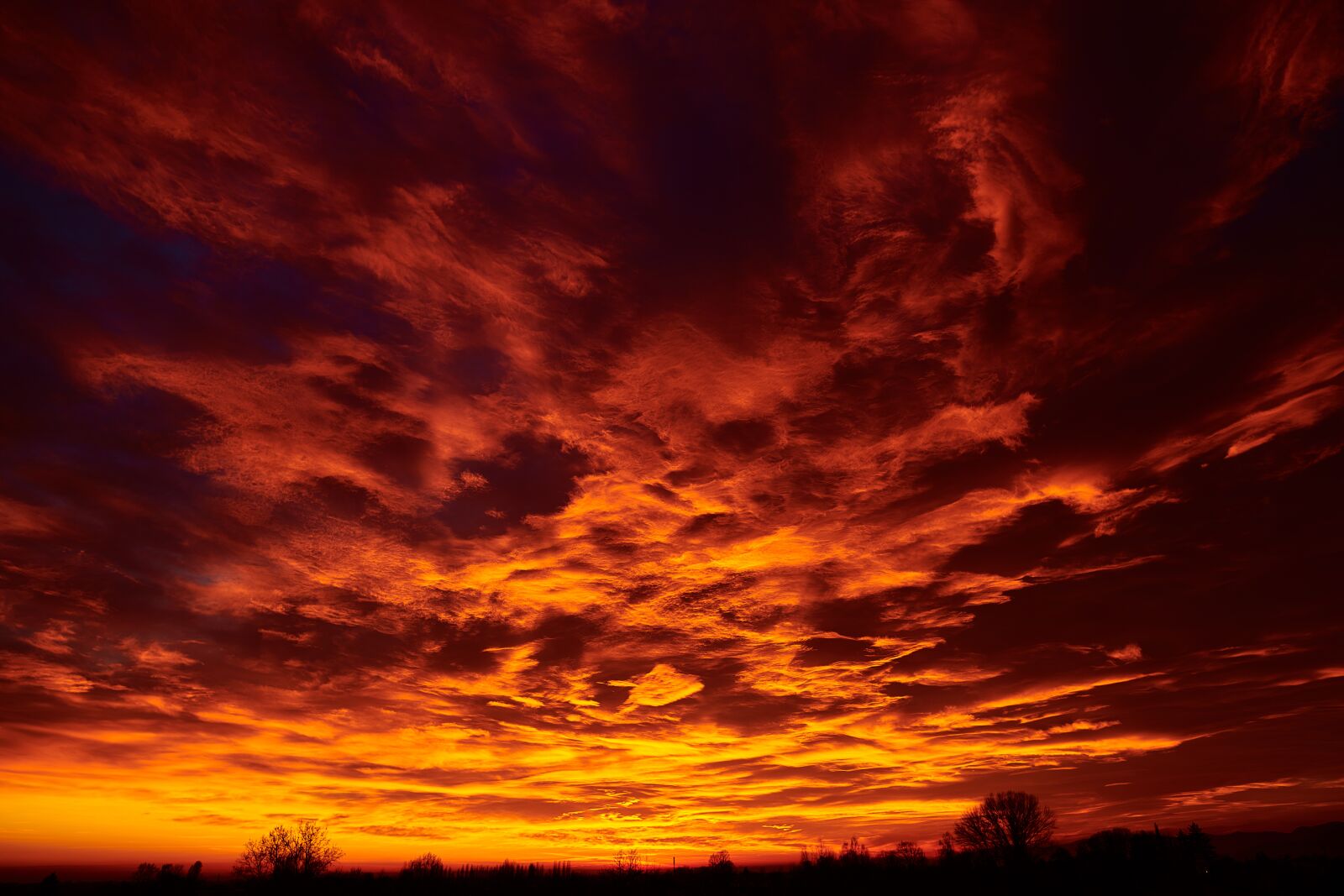 Nikon AF-S Nikkor 20mm F1.8G ED sample photo. Red, sunset, clouds photography