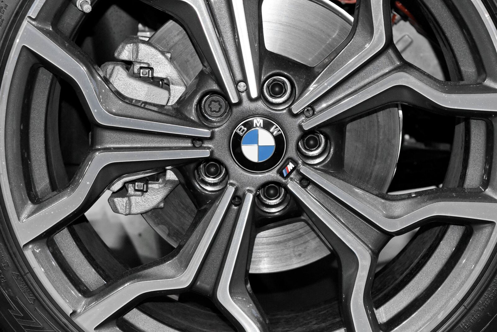 Nikon D5500 sample photo. Aluminum, garage, modern, sports photography