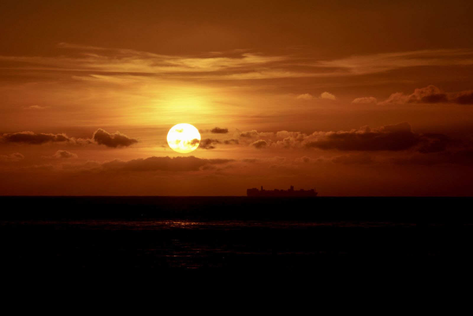 Sony DT 55-300mm F4.5-5.6 SAM sample photo. Sunset, evening sky, afterglow photography