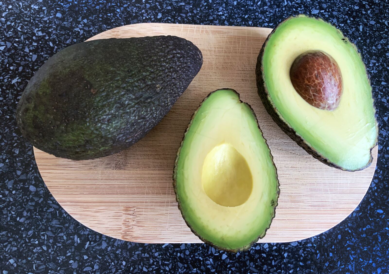 iPad Pro (11-inch) back camera 3mm f/1.8 sample photo. Avocado, fruit, fresh photography