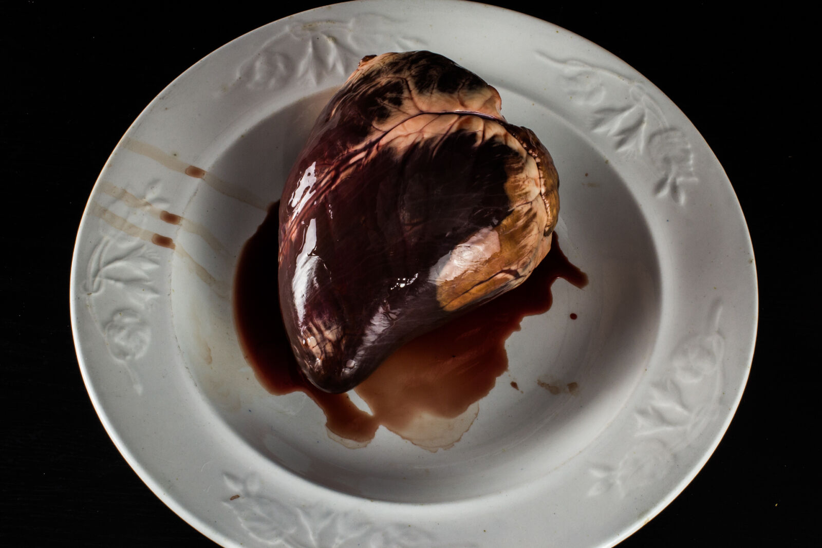 Canon EOS 600D (Rebel EOS T3i / EOS Kiss X5) sample photo. Blood, bloody, bowl, gross photography