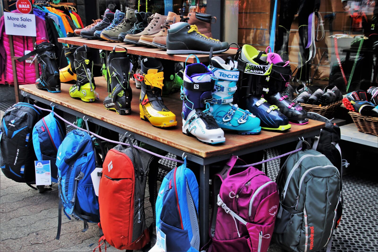 Canon EOS 80D sample photo. Shoes, ski, accessories photography