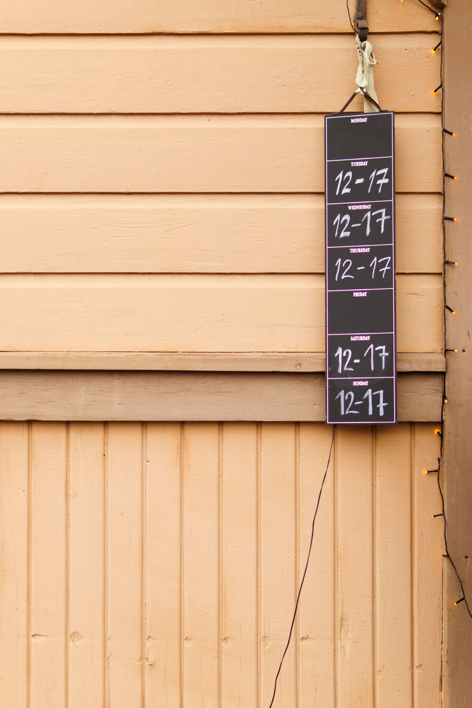 Sigma 30mm F1.4 DC DN | C sample photo. Opening hours photography