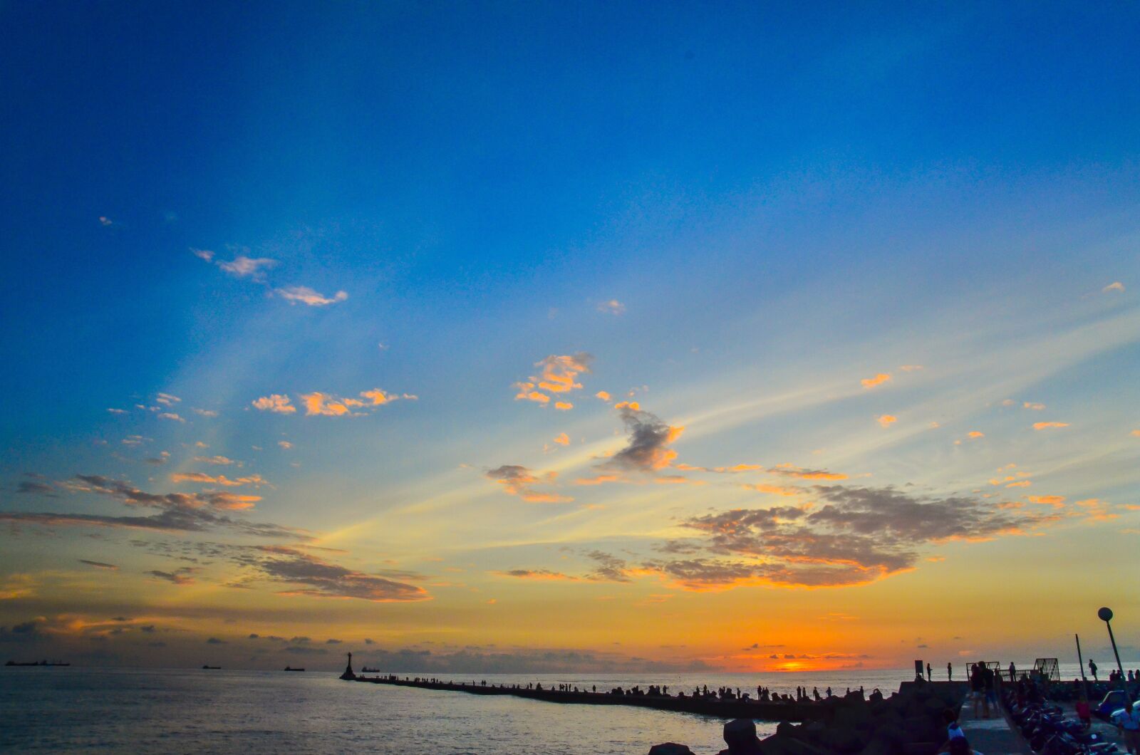 Nikon D7000 sample photo. The evening sun, sunset photography