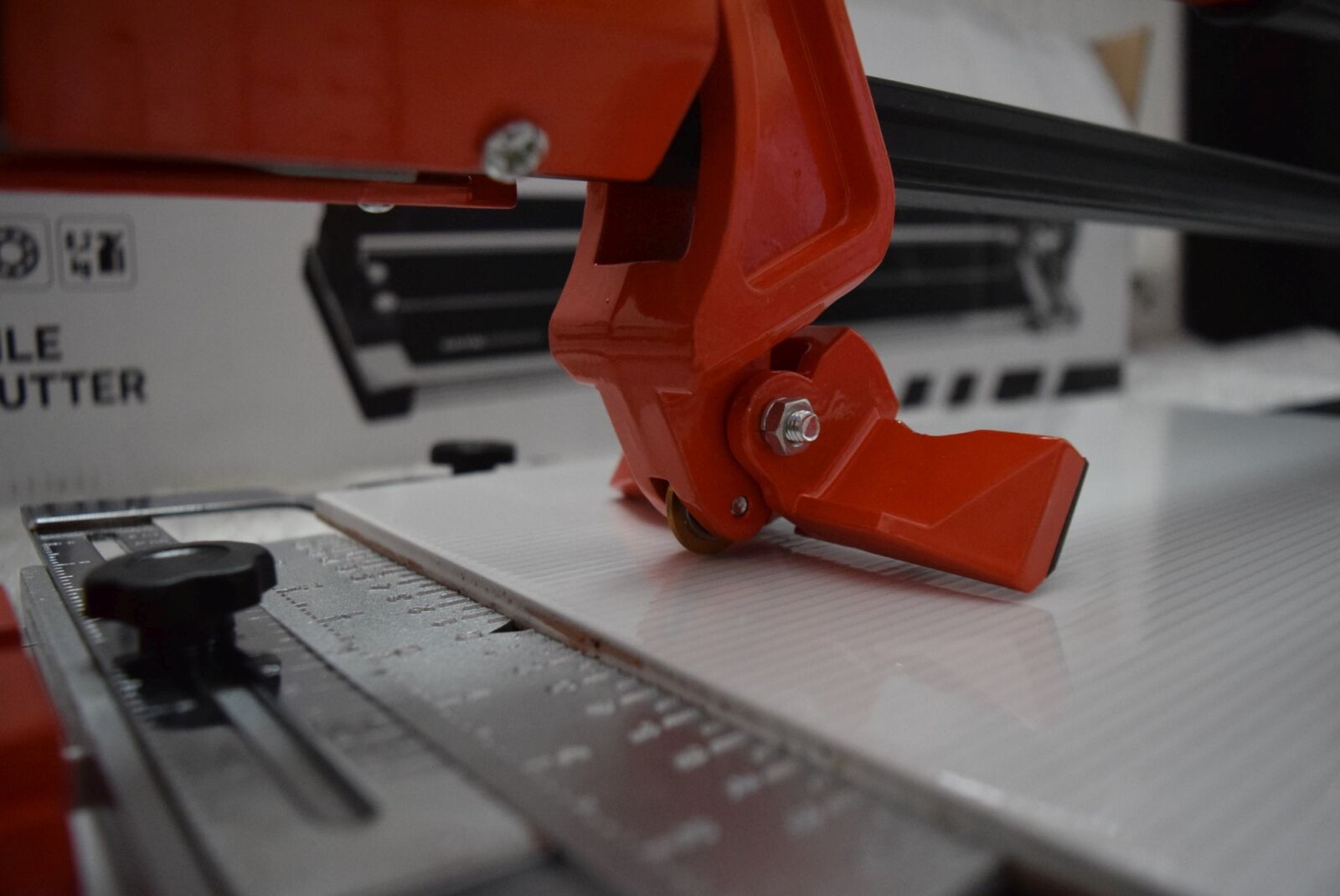Nikon D5300 sample photo. Cutter, ceramic lining, tools photography
